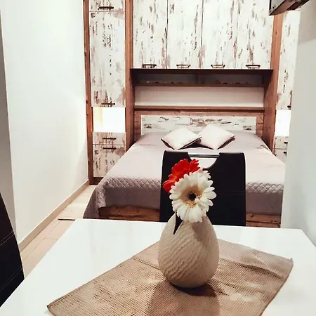 J&b - Beachside Makarska